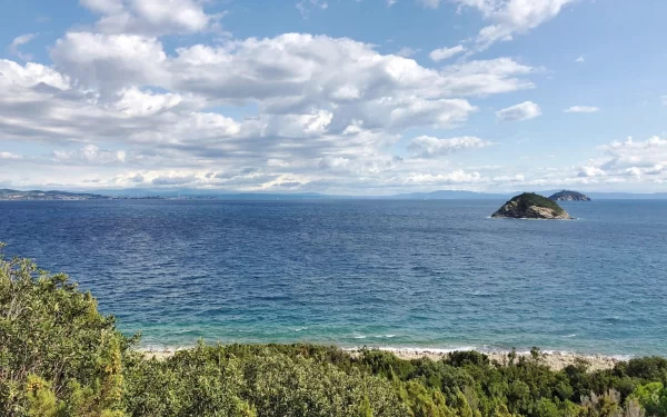 Bikeferien auf Elba – Tolle Aussicht bei Biketouren mit Tourkultur: hier der Blick aufs Meer von Elba